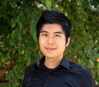 Alex Hu headshot